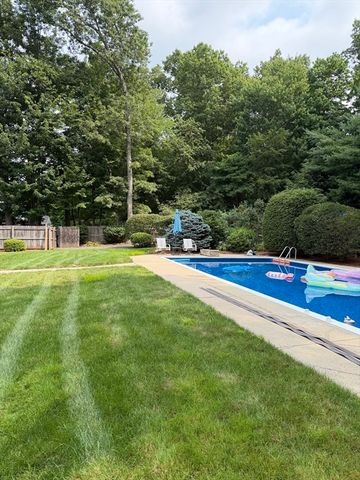 29 W Colonial Rd, Wilbraham, MA 01095