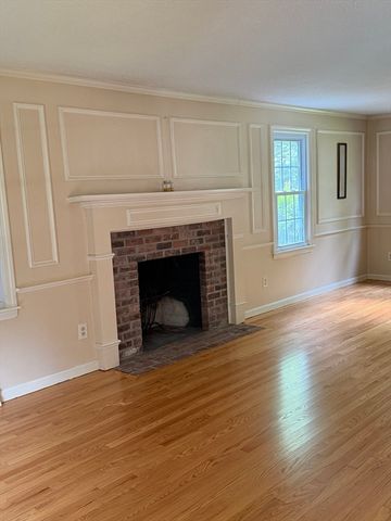 29 W Colonial Rd, Wilbraham, MA 01095