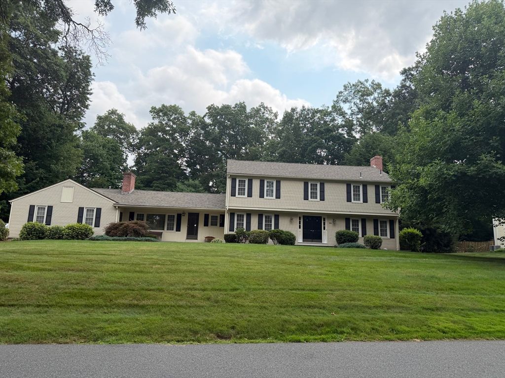 29 W Colonial Rd, Wilbraham, MA 01095