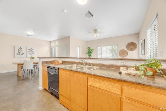 455 Sequoia Ln, Sebastopol, CA 95472