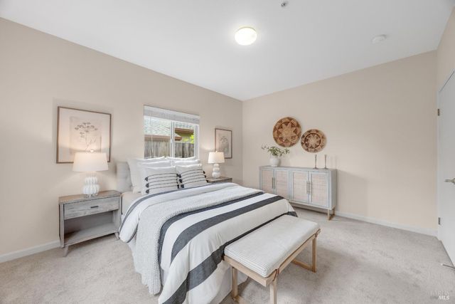 455 Sequoia Ln, Sebastopol, CA 95472