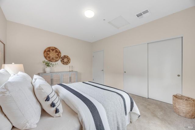 455 Sequoia Ln, Sebastopol, CA 95472