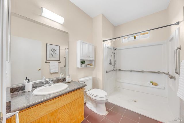 455 Sequoia Ln, Sebastopol, CA 95472