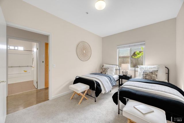 455 Sequoia Ln, Sebastopol, CA 95472