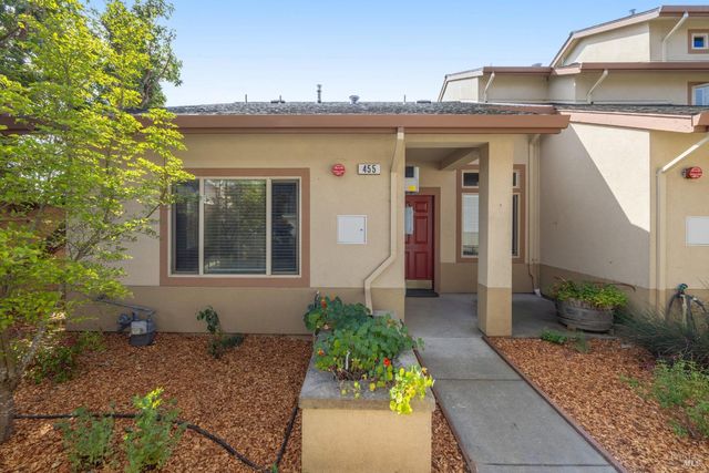 455 Sequoia Ln, Sebastopol, CA 95472