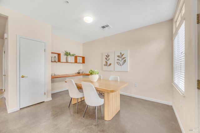 455 Sequoia Ln, Sebastopol, CA 95472