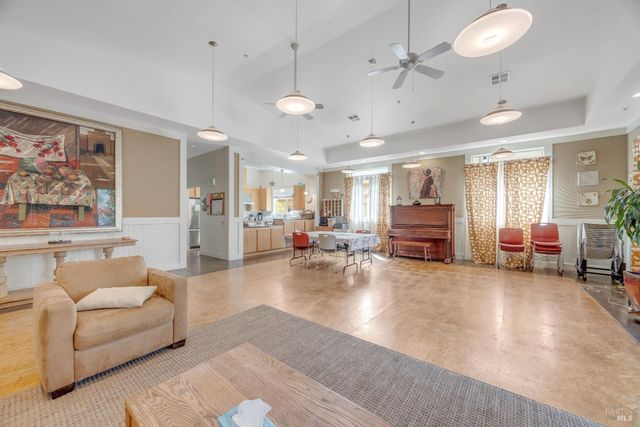 455 Sequoia Ln, Sebastopol, CA 95472