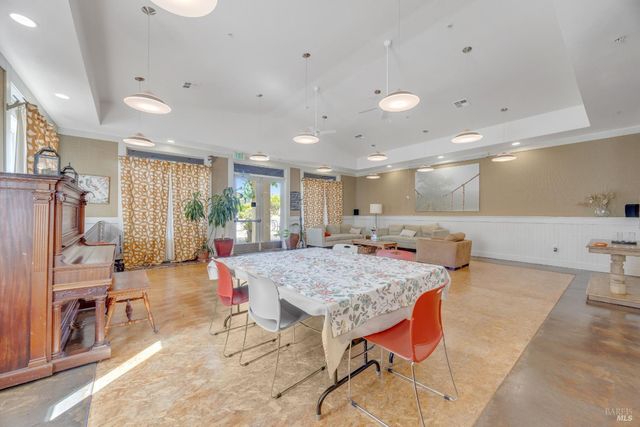 455 Sequoia Ln, Sebastopol, CA 95472