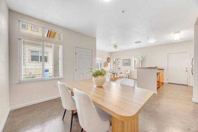 455 Sequoia Ln, Sebastopol, CA 95472