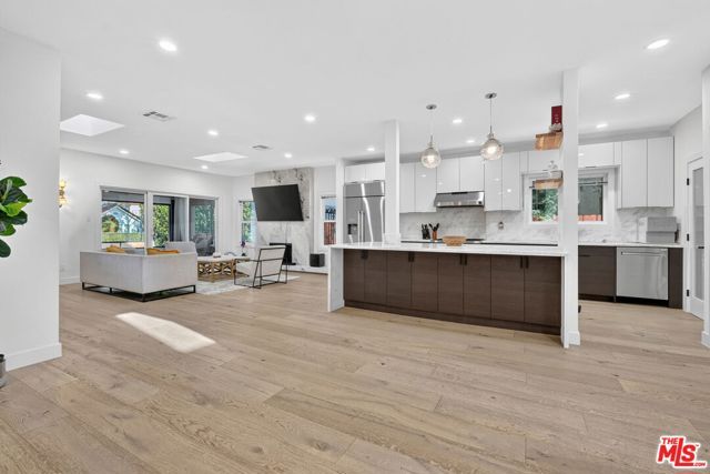 313 S Sycamore Avenue, Los Angeles, CA 90036
