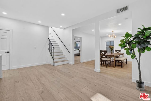 313 S Sycamore Avenue, Los Angeles, CA 90036