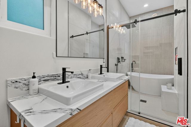 313 S Sycamore Avenue, Los Angeles, CA 90036