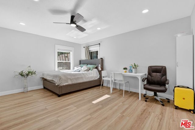 313 S Sycamore Avenue, Los Angeles, CA 90036