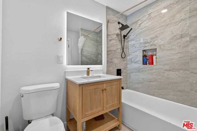 313 S Sycamore Avenue, Los Angeles, CA 90036