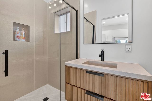 313 S Sycamore Avenue, Los Angeles, CA 90036