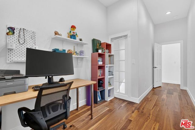 313 S Sycamore Avenue, Los Angeles, CA 90036
