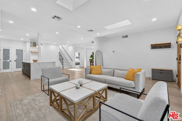 313 S Sycamore Avenue, Los Angeles, CA 90036