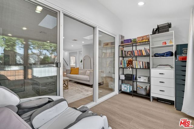313 S Sycamore Avenue, Los Angeles, CA 90036