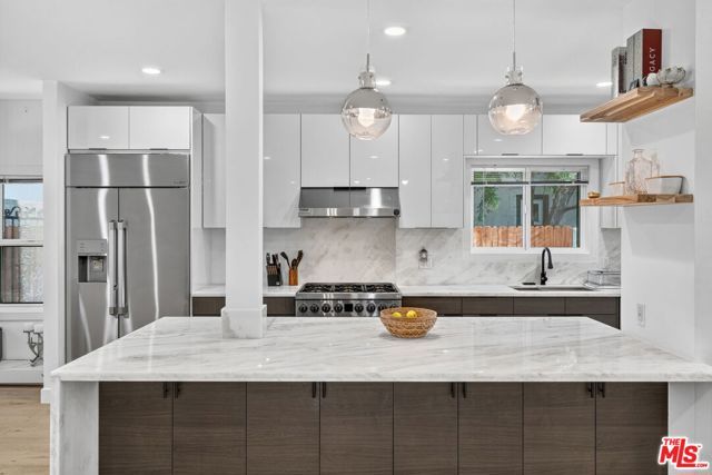 313 S Sycamore Avenue, Los Angeles, CA 90036