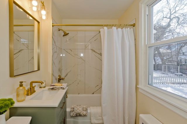 30 Parkwood St, Springfield, MA 01108