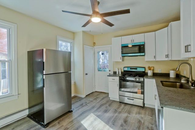 30 Parkwood St, Springfield, MA 01108