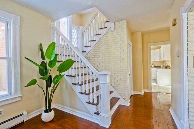 30 Parkwood St, Springfield, MA 01108