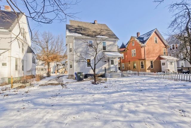 30 Parkwood St, Springfield, MA 01108