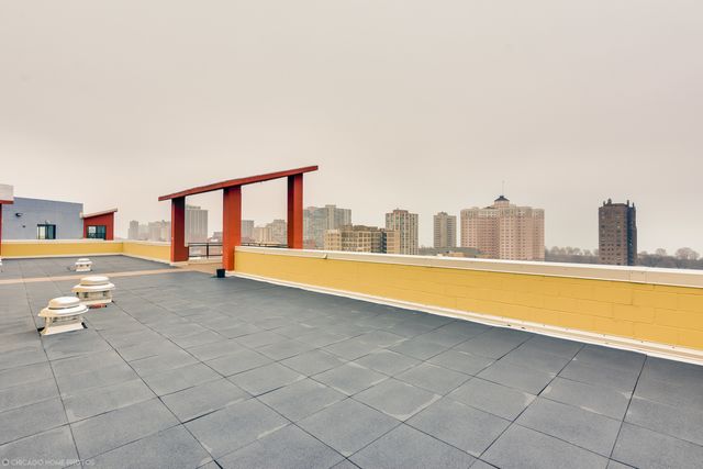 1122 W Catalpa Avenue 402, Chicago, IL 60640