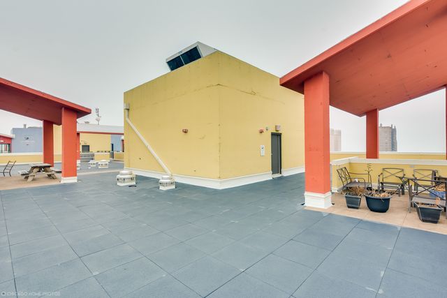 1122 W Catalpa Avenue 402, Chicago, IL 60640