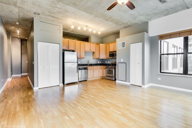 1122 W Catalpa Avenue 402, Chicago, IL 60640