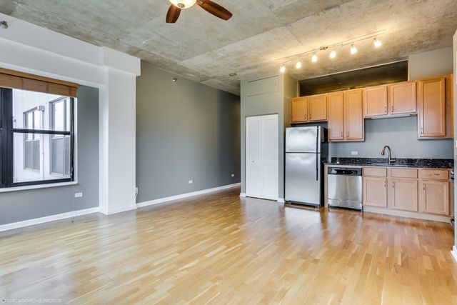 1122 W Catalpa Avenue 402, Chicago, IL 60640