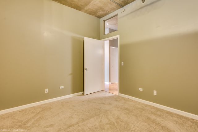 1122 W Catalpa Avenue 402, Chicago, IL 60640