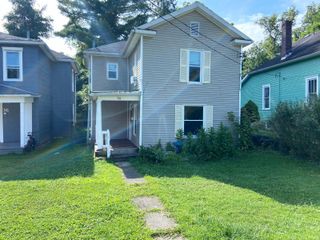 12 Walker, Athens, OH 45701