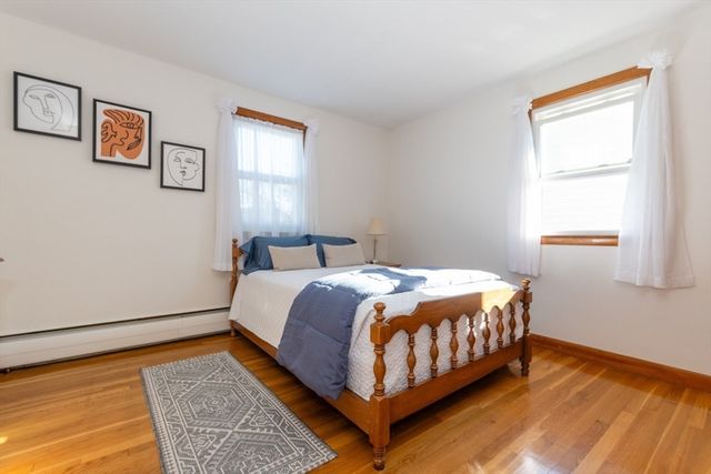 8 Siren St, Winthrop, MA 02152