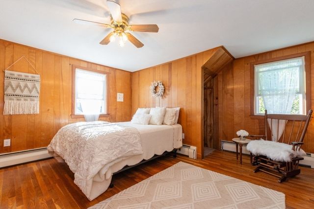 8 Siren St, Winthrop, MA 02152