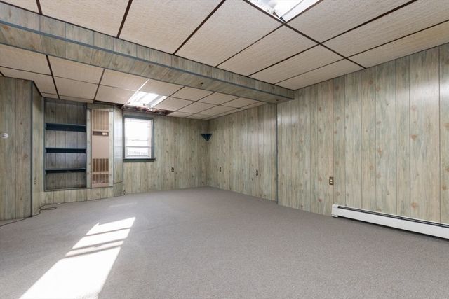 8 Siren St, Winthrop, MA 02152