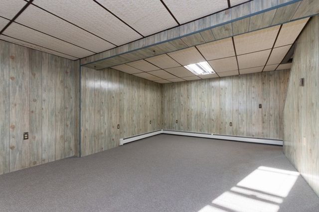 8 Siren St, Winthrop, MA 02152