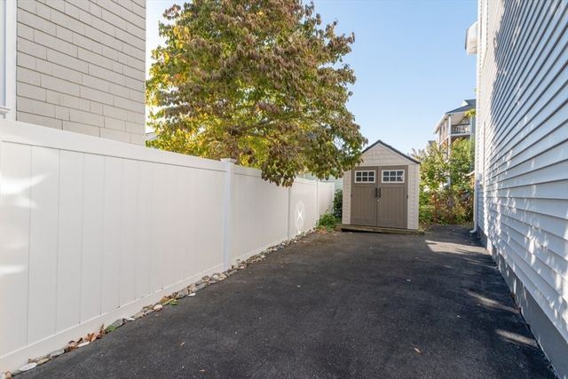 8 Siren St, Winthrop, MA 02152