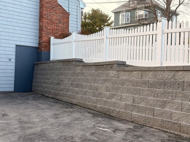 8 Siren St, Winthrop, MA 02152