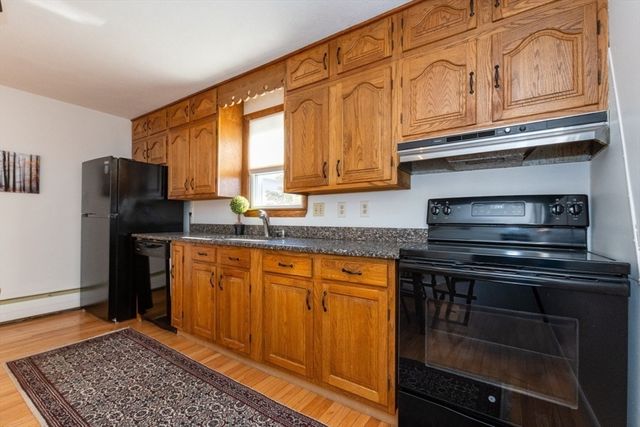 8 Siren St, Winthrop, MA 02152