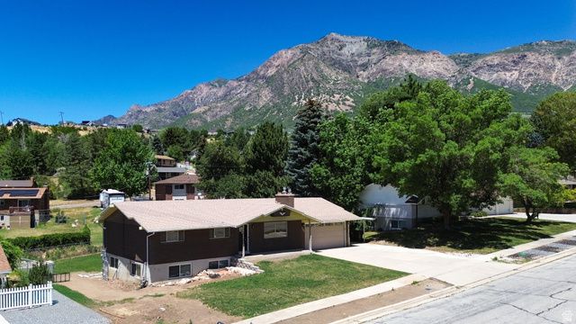 3207 N MOUNT LOMOND DR., North Ogden, UT 84414