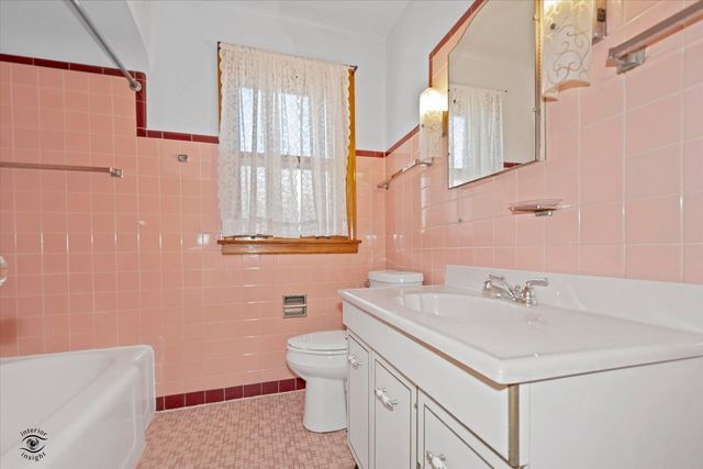 5540 S Merrimac Avenue, Chicago, IL 60638