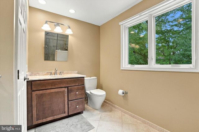33 SUGAR MAPLE LN, Lafayette Hill, PA 19444