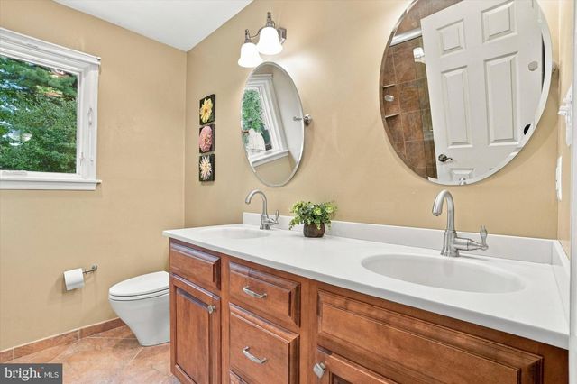 33 SUGAR MAPLE LN, Lafayette Hill, PA 19444