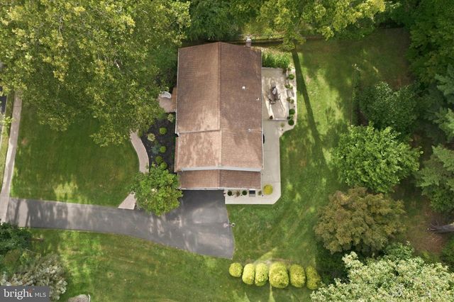 33 SUGAR MAPLE LN, Lafayette Hill, PA 19444
