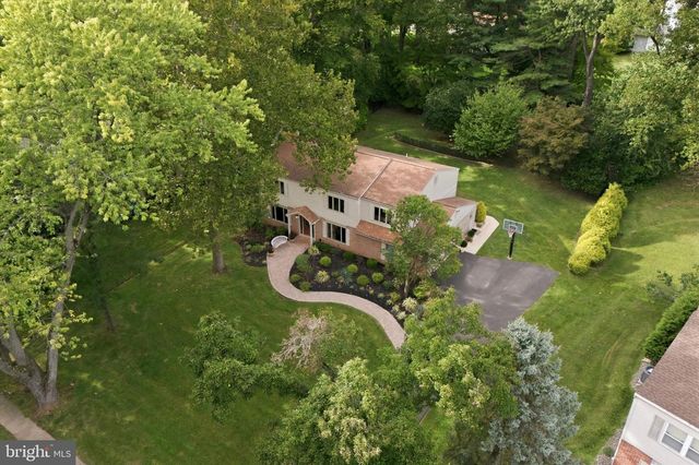 33 SUGAR MAPLE LN, Lafayette Hill, PA 19444