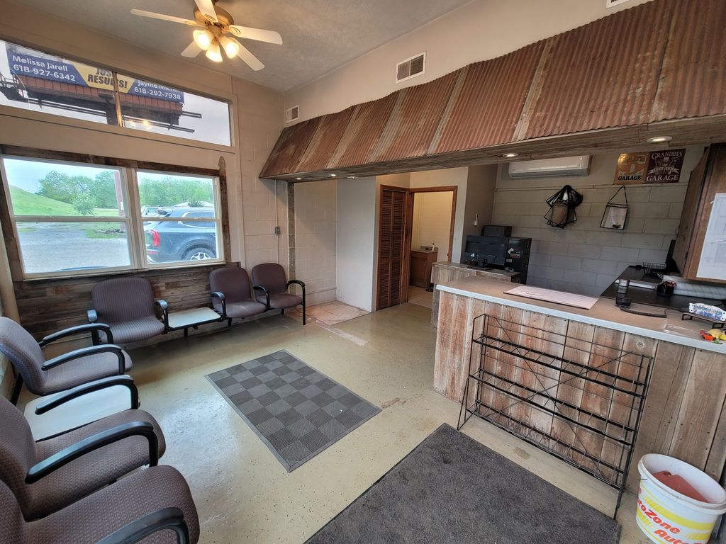 Image 2 of property listing at 303 E Poplar Street, Odin, IL 62870