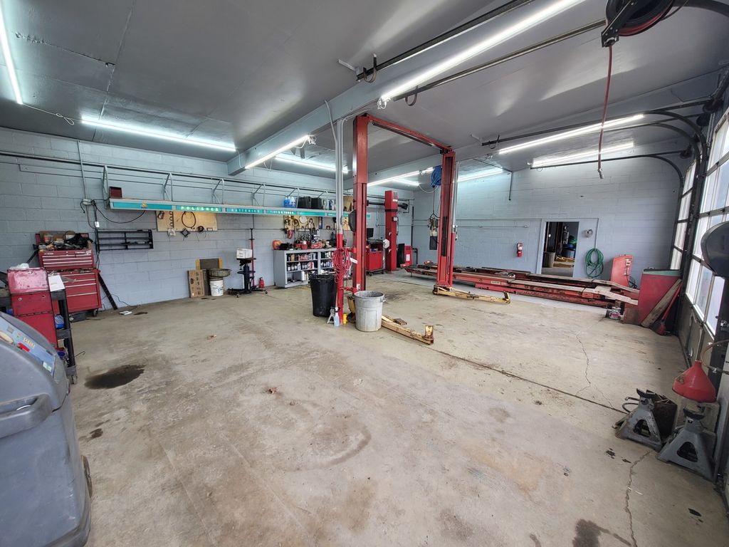 Image 13 of property listing at 303 E Poplar Street, Odin, IL 62870