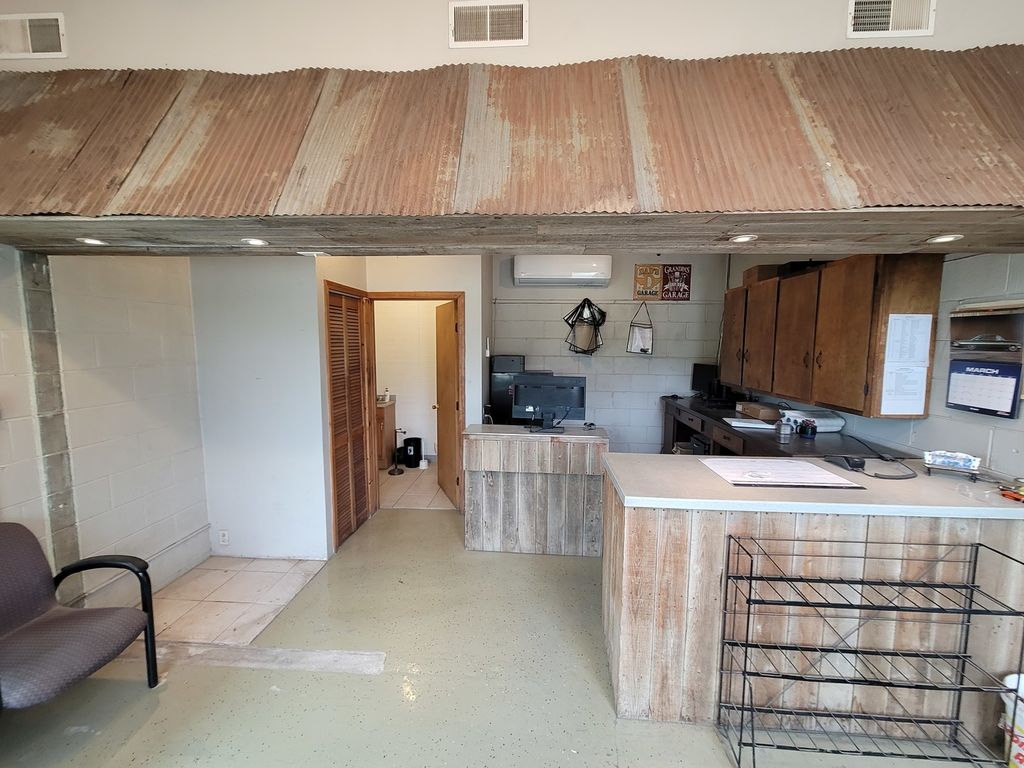 Image 3 of property listing at 303 E Poplar Street, Odin, IL 62870