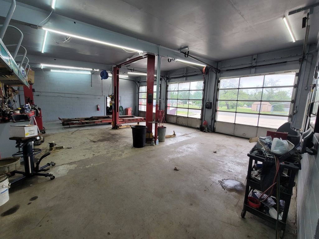 Image 22 of property listing at 303 E Poplar Street, Odin, IL 62870